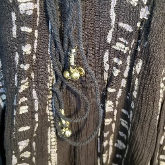 Ecote Sleeveless Romper - Picture 5 of 5